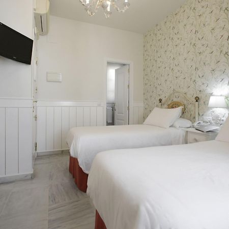 Basic Hotel Puerta De Sevilla Zewnętrze zdjęcie