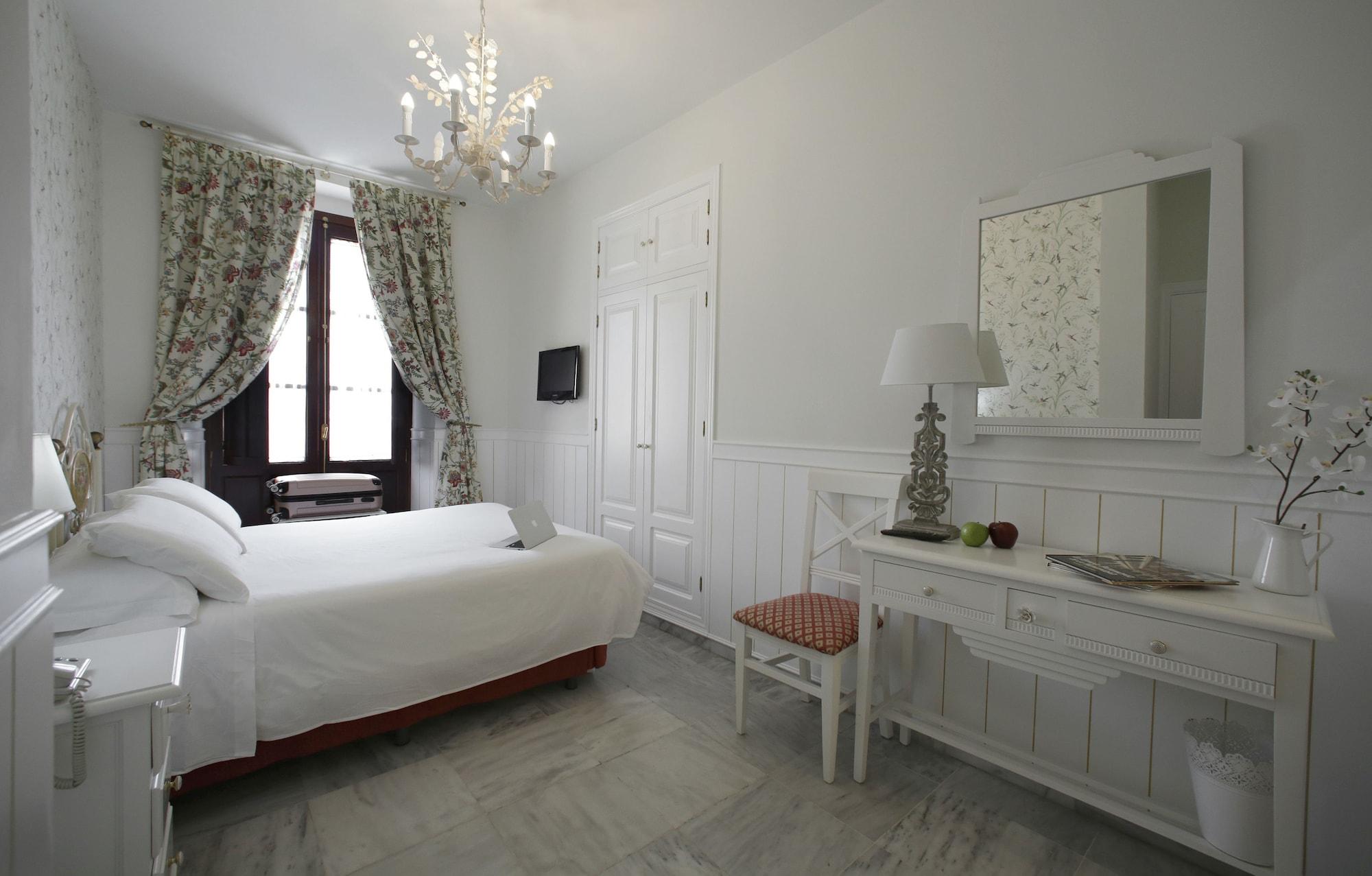 Basic Hotel Puerta De Sevilla Zewnętrze zdjęcie