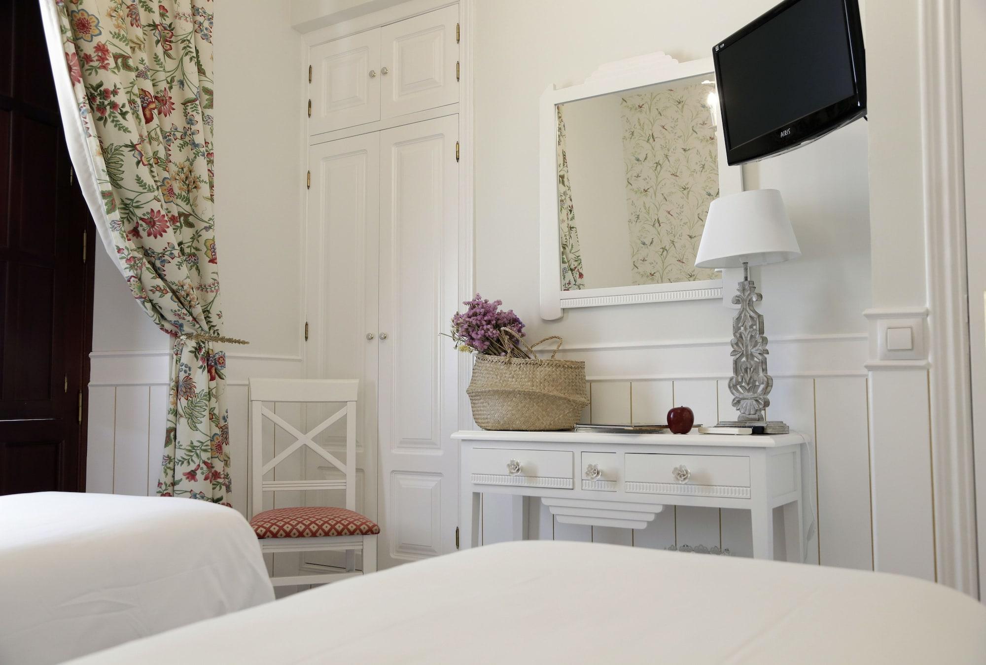 Basic Hotel Puerta De Sevilla Zewnętrze zdjęcie
