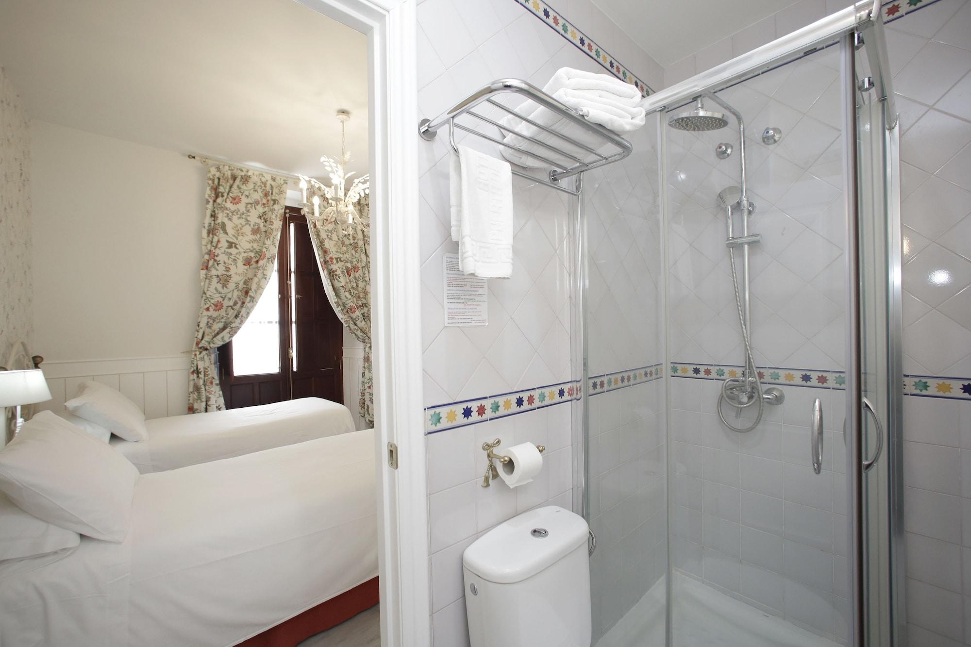 Basic Hotel Puerta De Sevilla Zewnętrze zdjęcie