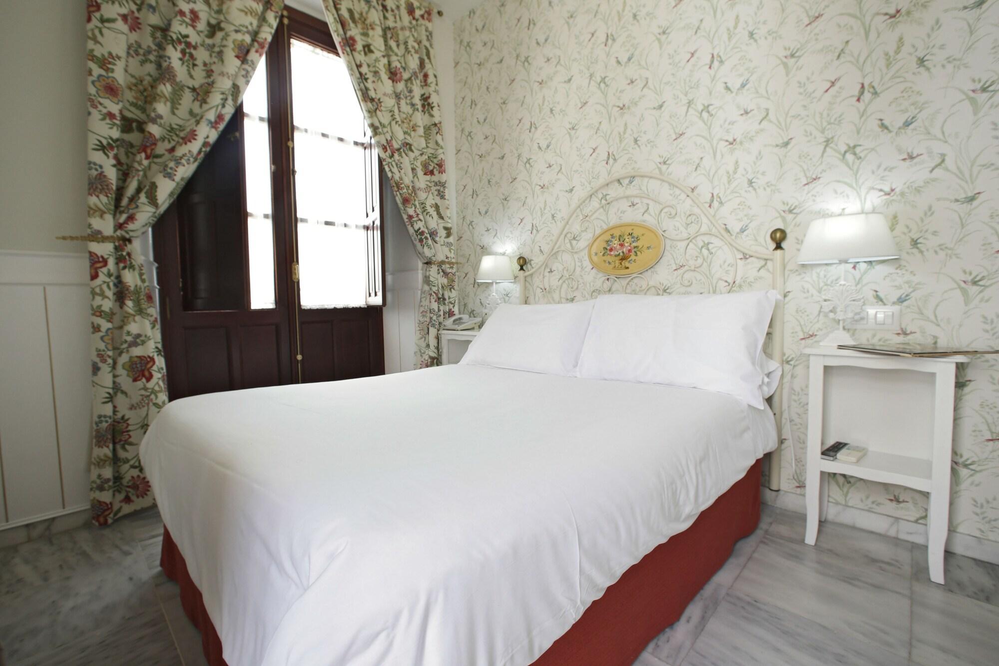 Basic Hotel Puerta De Sevilla Zewnętrze zdjęcie