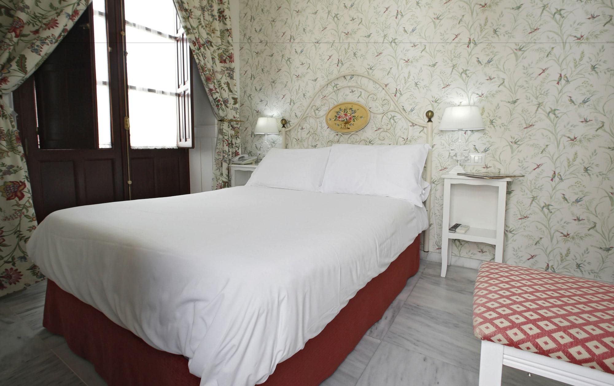 Basic Hotel Puerta De Sevilla Zewnętrze zdjęcie