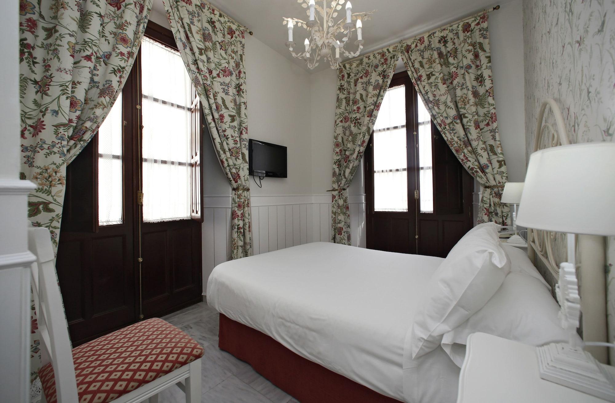 Basic Hotel Puerta De Sevilla Zewnętrze zdjęcie