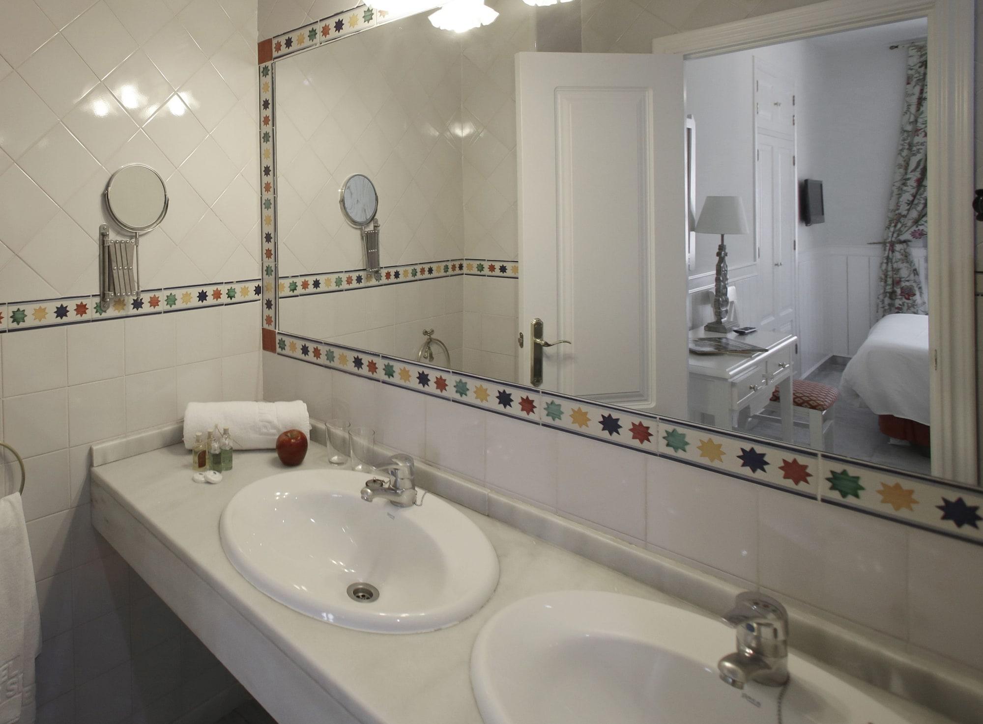 Basic Hotel Puerta De Sevilla Zewnętrze zdjęcie