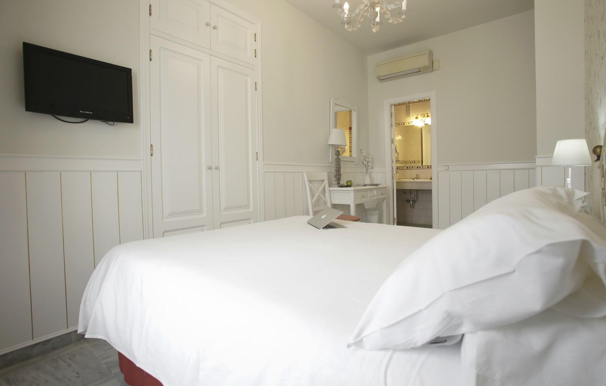 Basic Hotel Puerta De Sevilla Zewnętrze zdjęcie