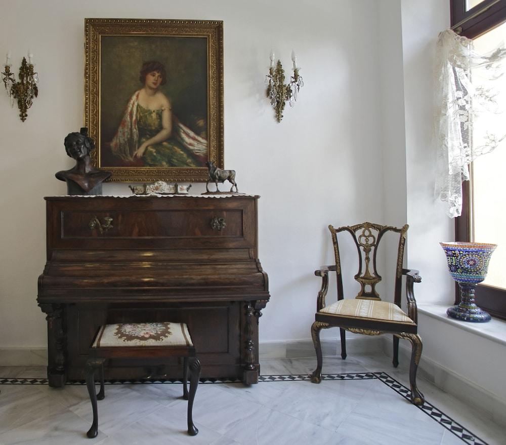 Basic Hotel Puerta De Sevilla Zewnętrze zdjęcie
