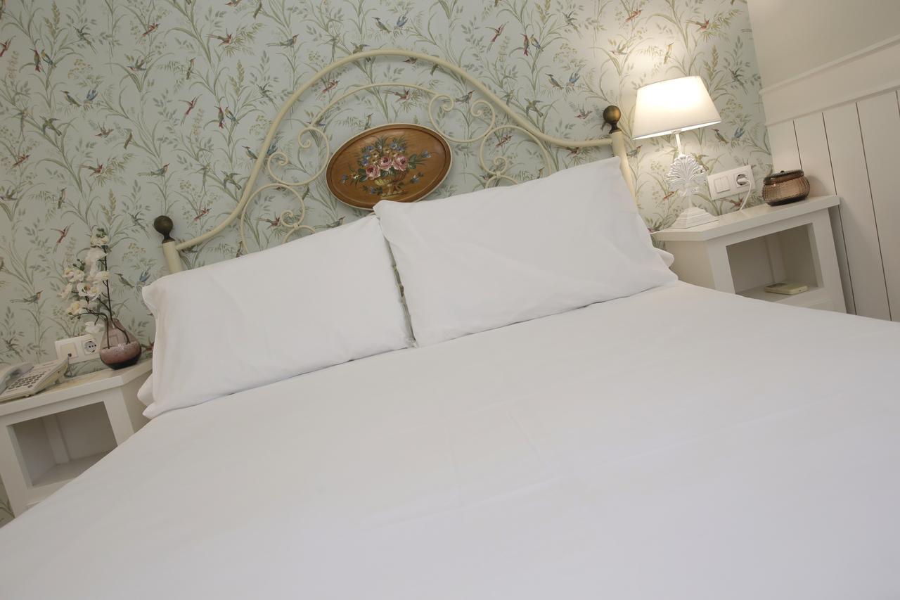 Basic Hotel Puerta De Sevilla Zewnętrze zdjęcie