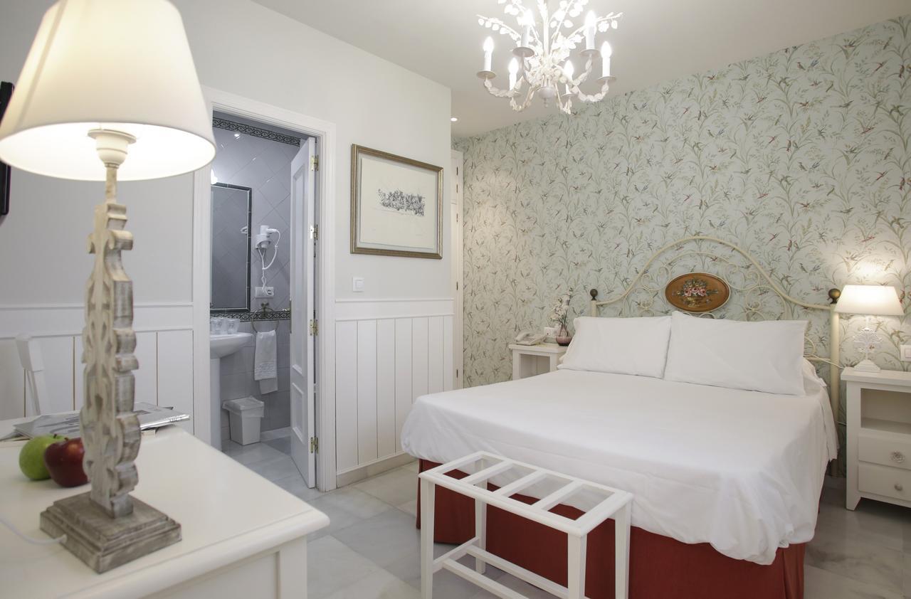 Basic Hotel Puerta De Sevilla Zewnętrze zdjęcie