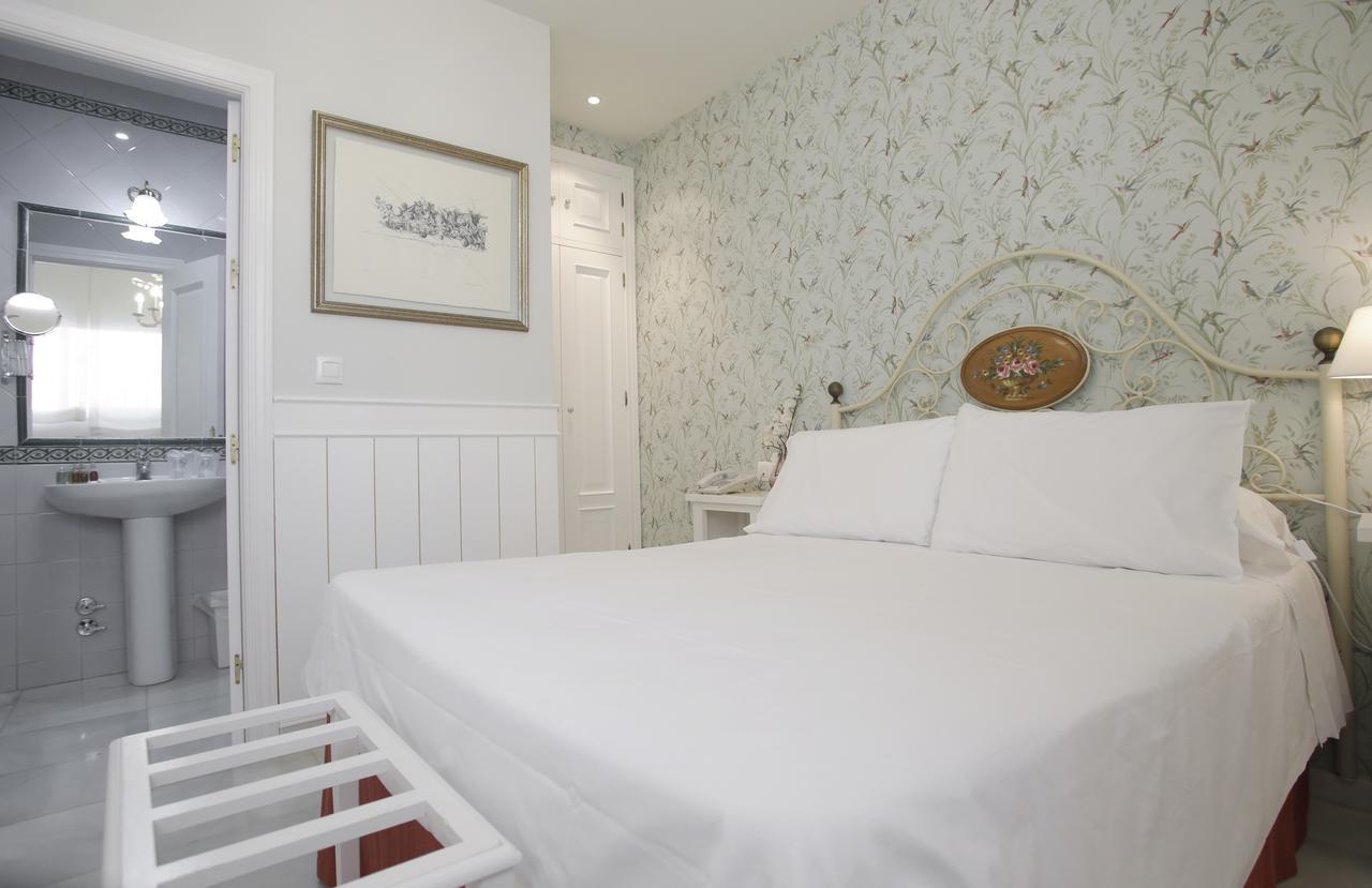 Basic Hotel Puerta De Sevilla Zewnętrze zdjęcie