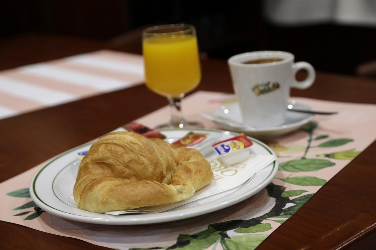 Basic Hotel Puerta De Sevilla Zewnętrze zdjęcie