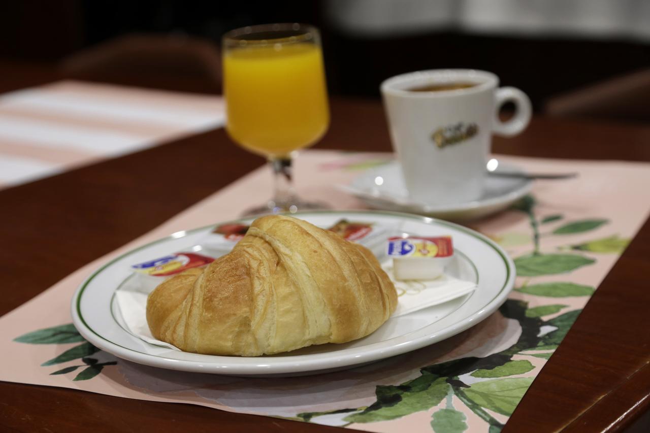 Basic Hotel Puerta De Sevilla Zewnętrze zdjęcie