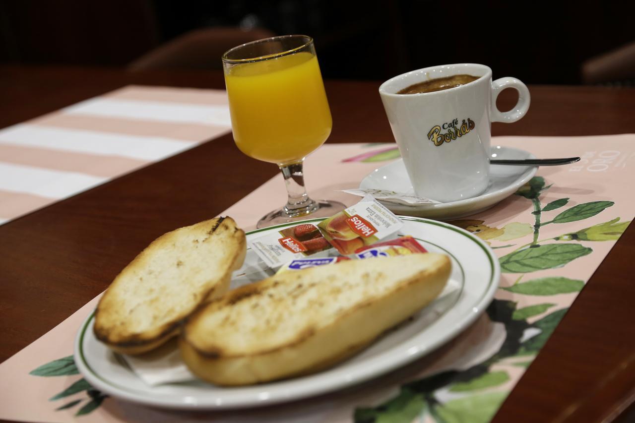 Basic Hotel Puerta De Sevilla Zewnętrze zdjęcie