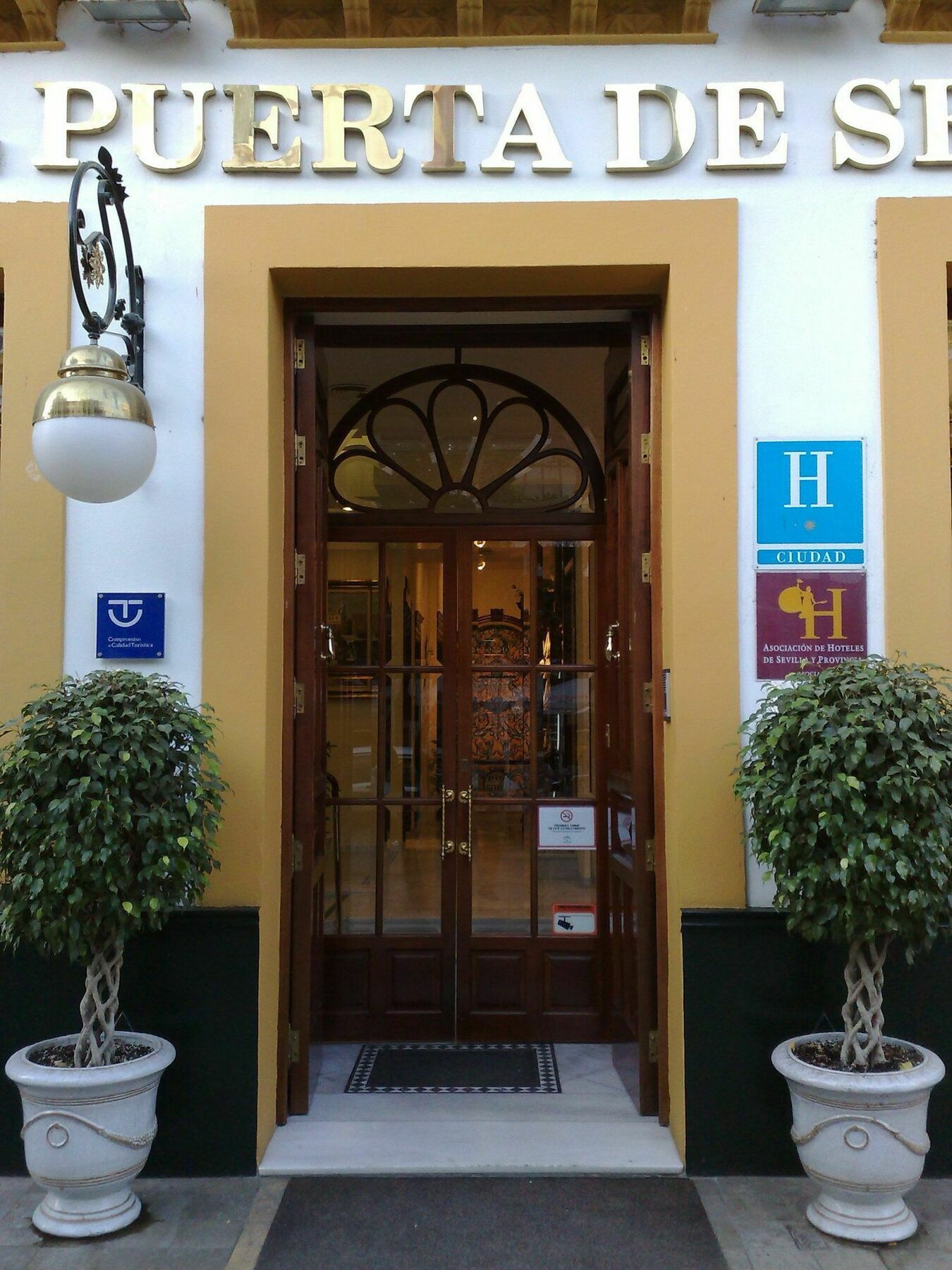 Basic Hotel Puerta De Sevilla Zewnętrze zdjęcie